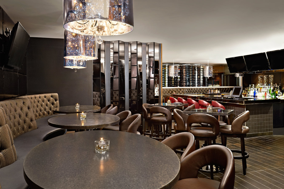 Lounge at four points calgary sheraton west